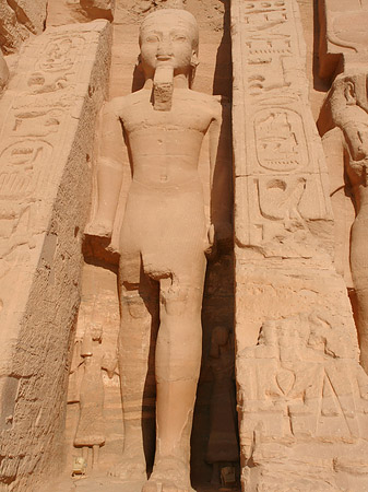 Kolosstatue König Ramses II Foto 