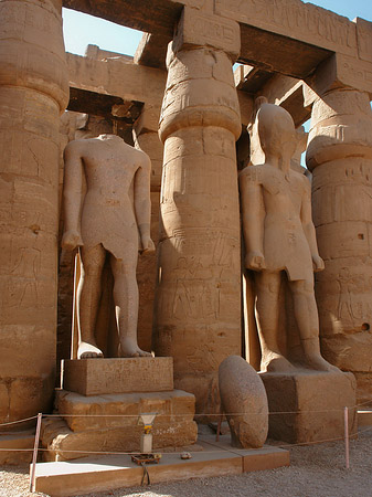 Statuen am Luxor Tempel Foto 