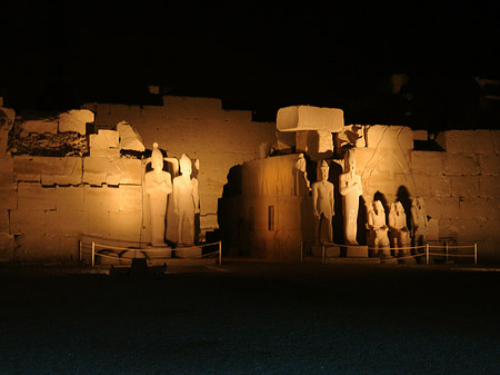 Fotos Karnak Tempel bei Nacht