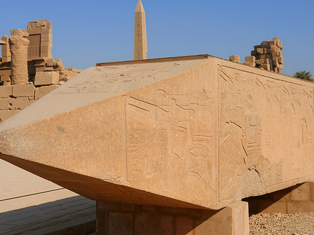 Umgekippter Obelisk Fotos