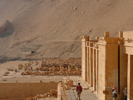 Eingang zu Tempel der Hatschepsut Fotos