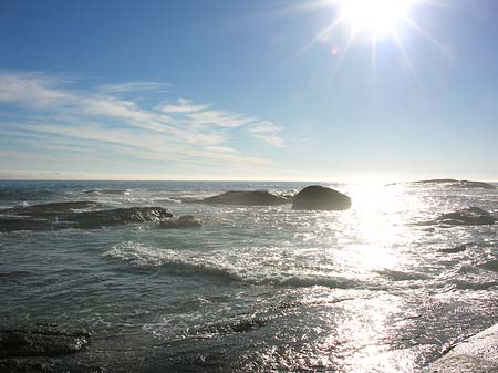 Blick vom Strand auf das Meer